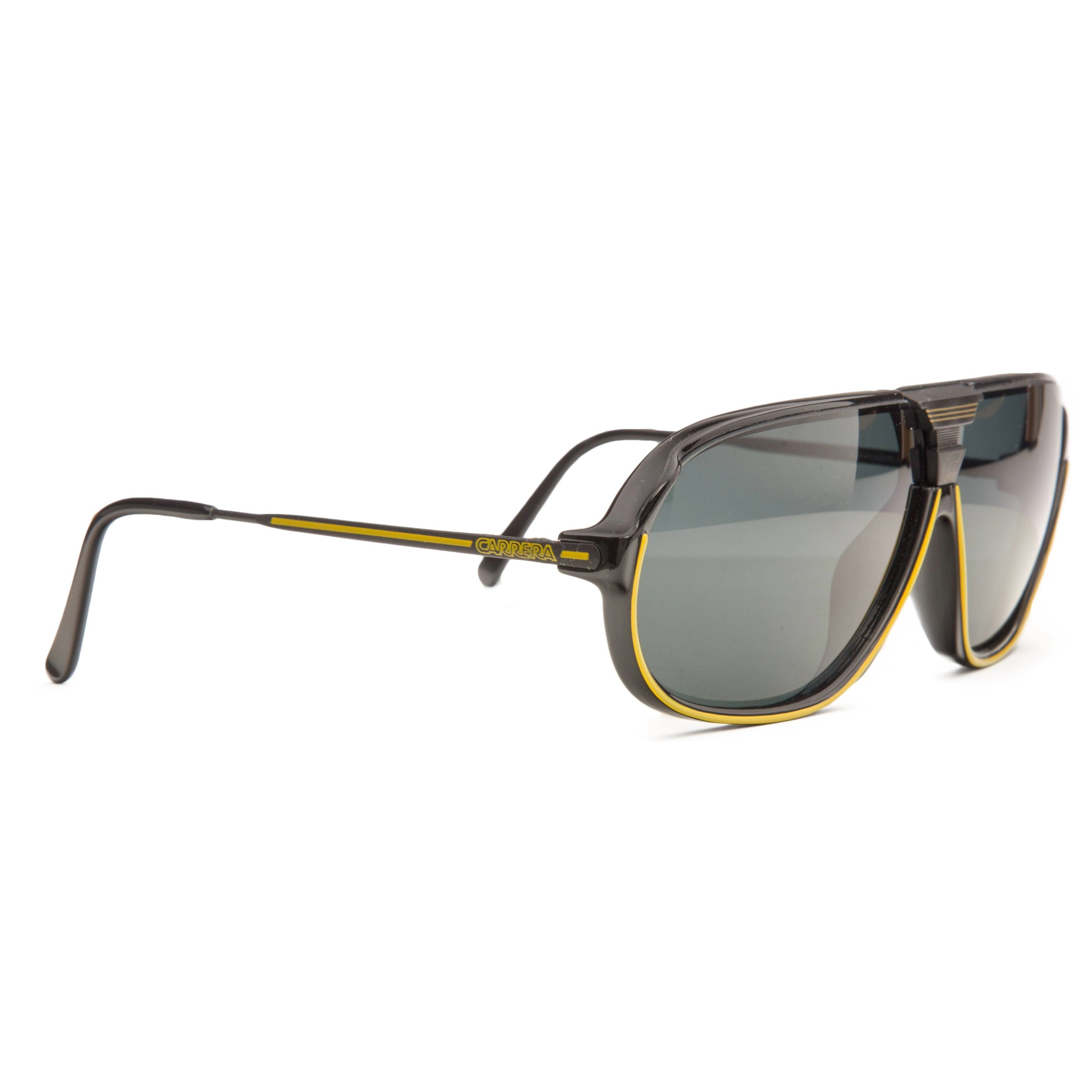 Stylish and timeless Carrera Aviator 5416 sunglasses with sleek metal frame