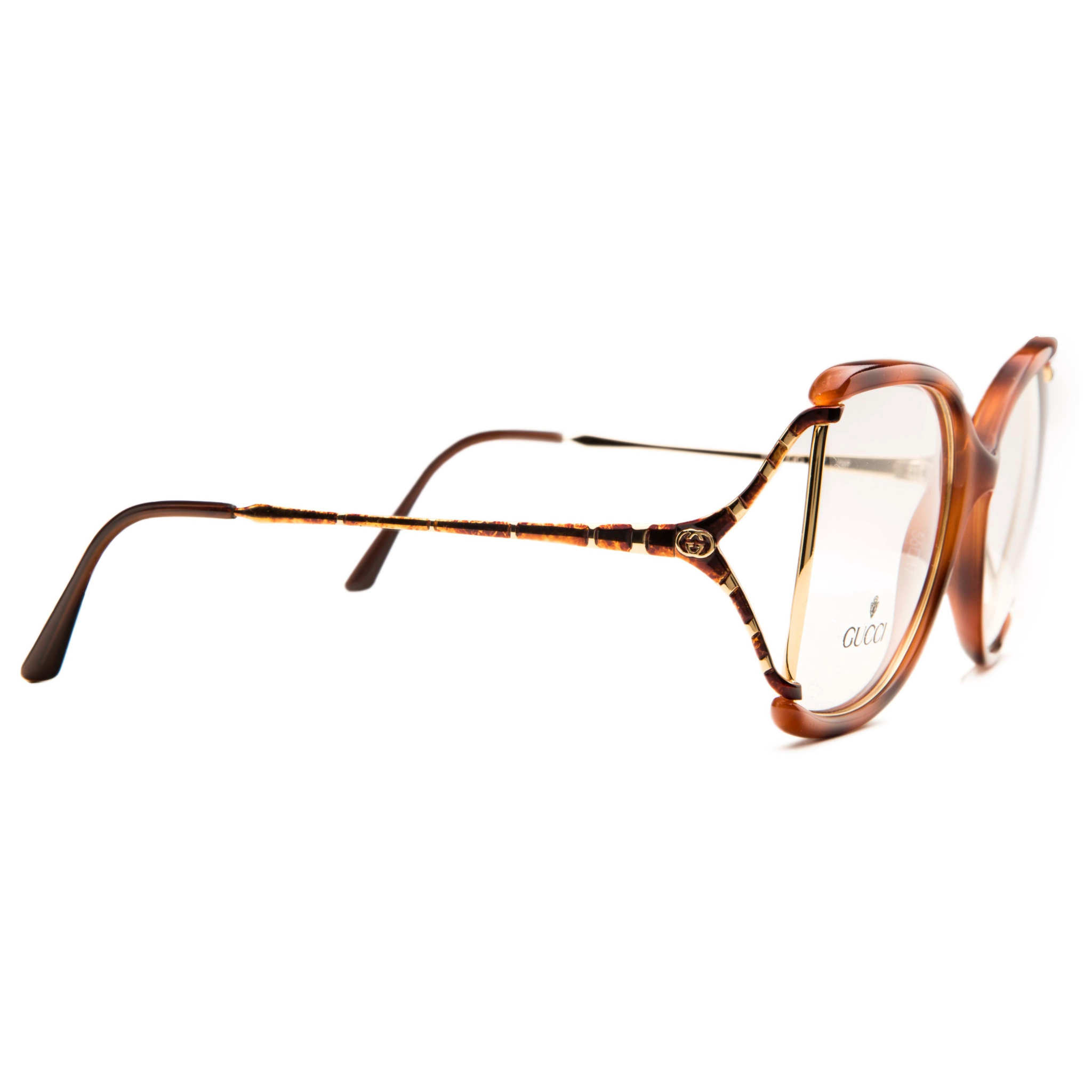 Vintage Gucci Square 230275 oversized sunglasses for women with red and black frame and clear lens, offering 100% UV protection Authentic and original, in superb condition and never before worn or sold