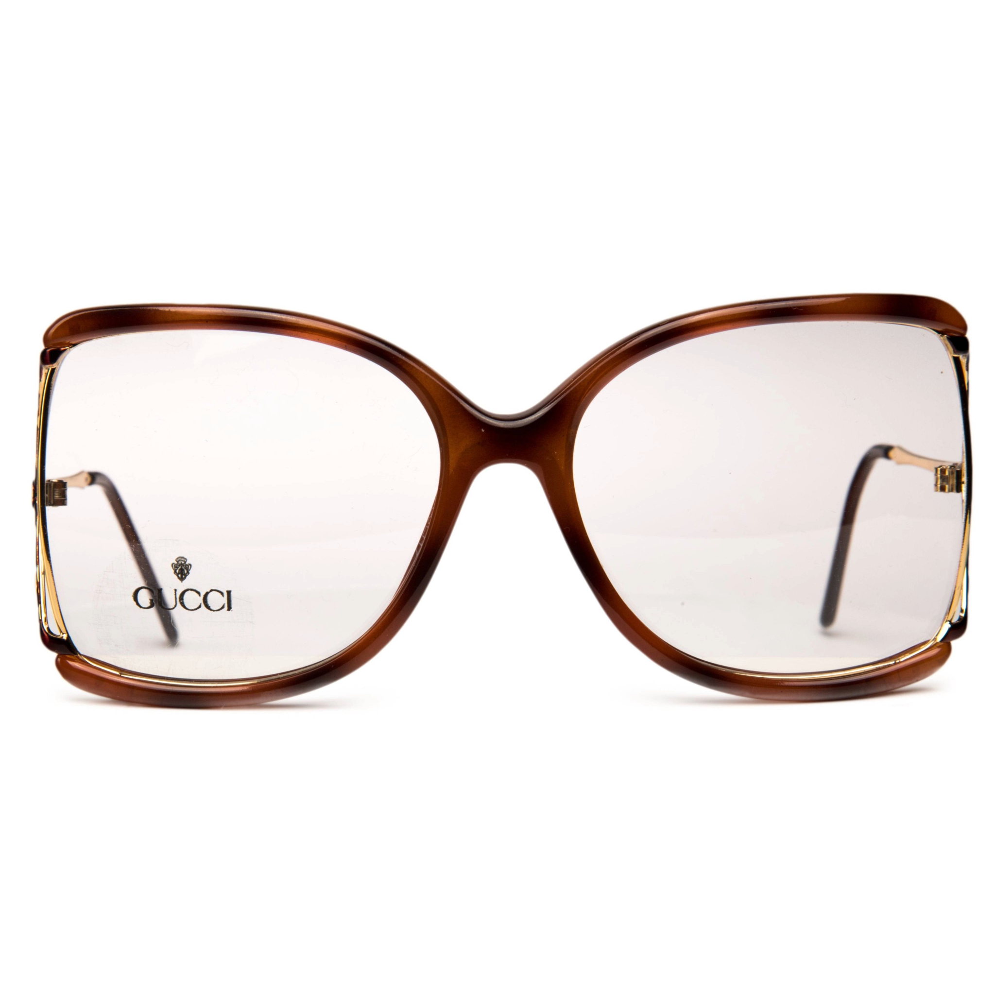 Vintage Gucci Square 230275 oversized sunglasses for women in red and black frame with clear lens and 100% UV protection Never worn or sold, in superb condition, authentic and original