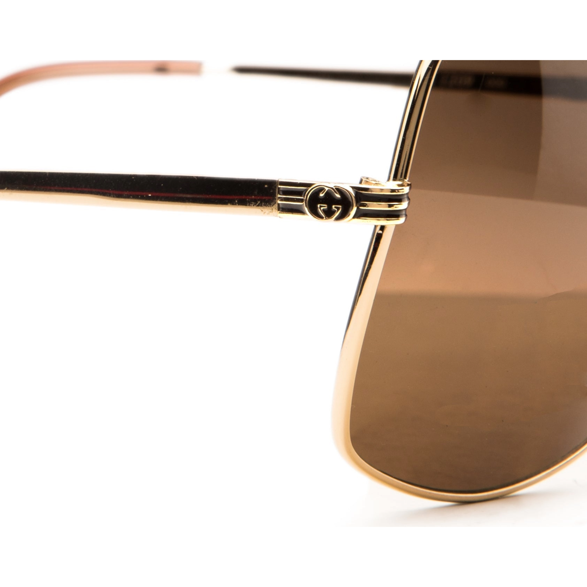 Never before worn or sold, 100% UV protection, superb condition