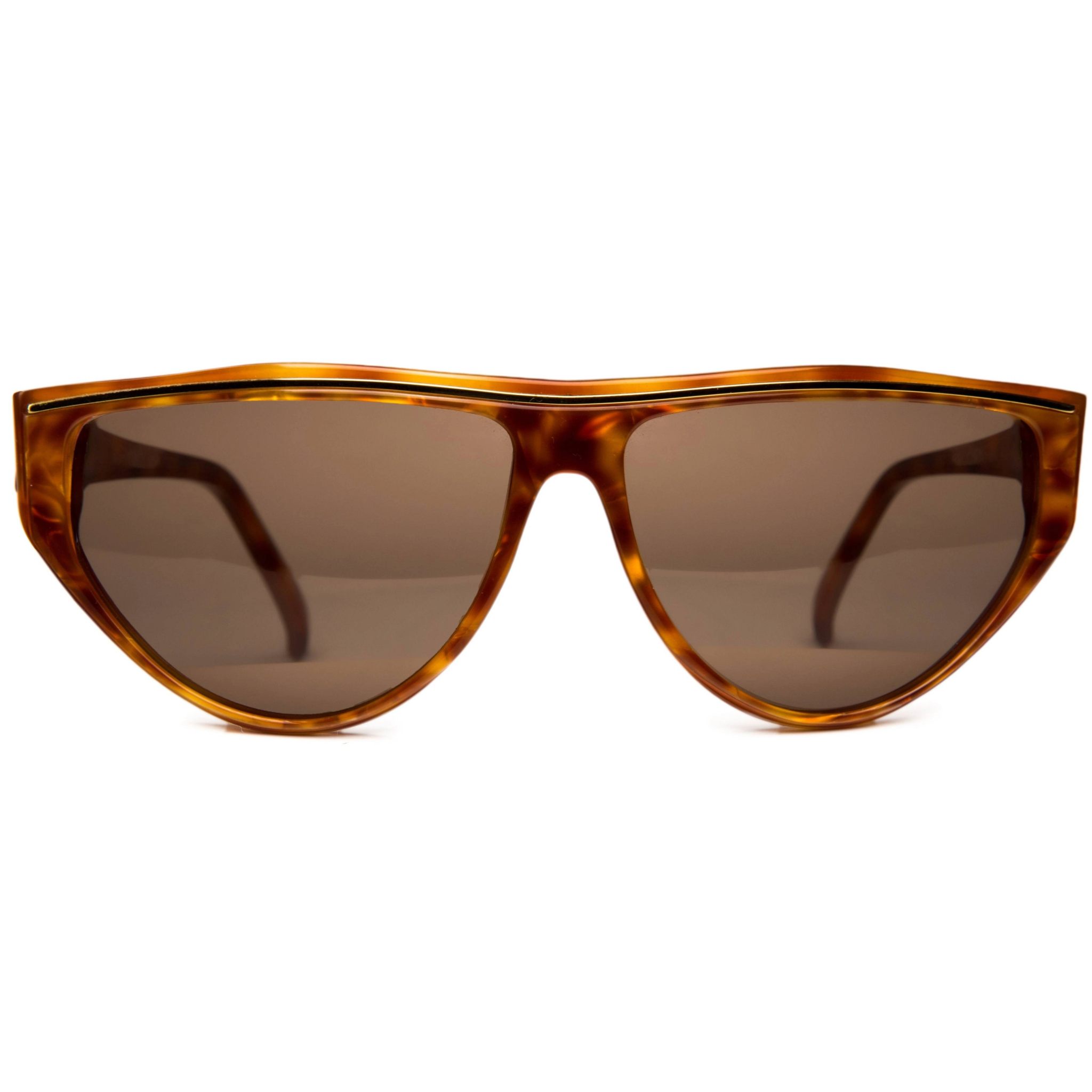 Vintage Gucci Cat Eye 199473 sunglasses for women in light tortoiseshell frame with brown tint lenses