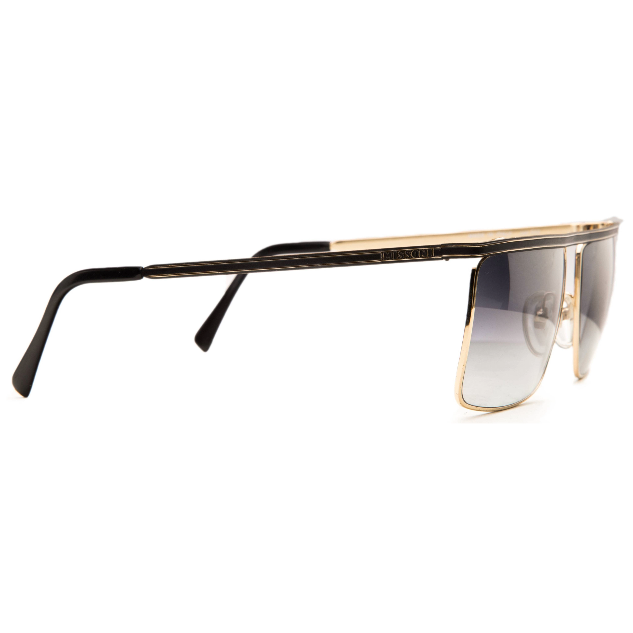 Authentic vintage Missoni Navigator 4035552 sunglasses in superb condition, never before worn or sold
