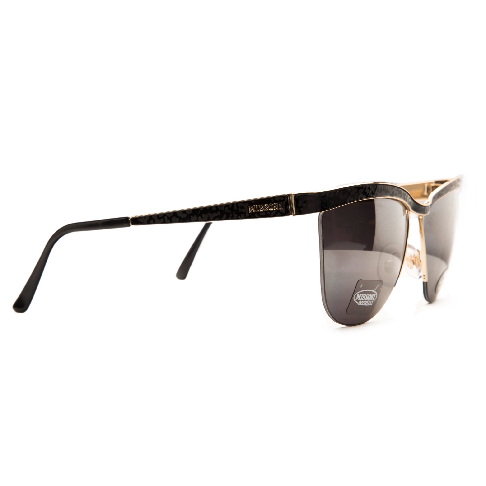 Black and white Missoni Cat Eye 310518 sunglasses with striped pattern