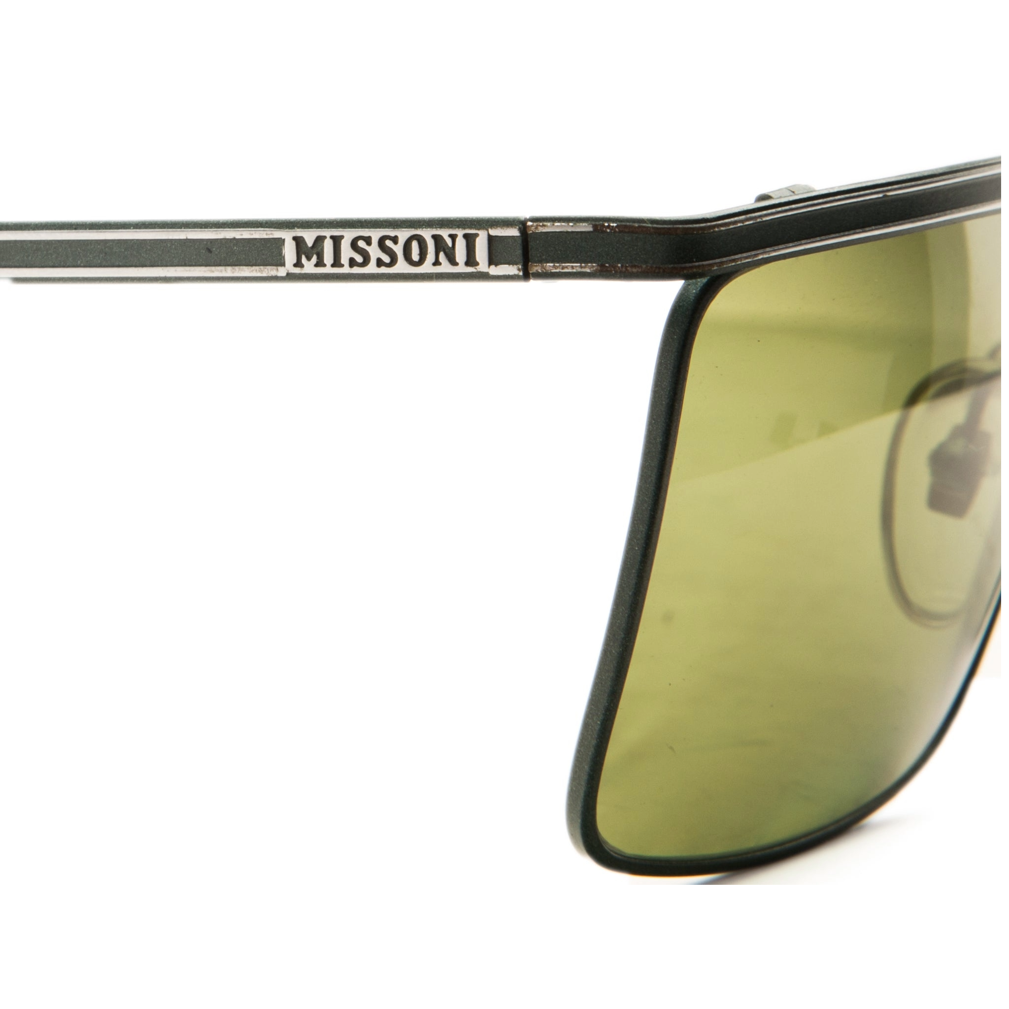 Authentic vintage Missoni Navigator 4035549 sunglasses in green frame and lenses, made for gentlemen with 100% UV protection, never before worn or sold, in superb condition