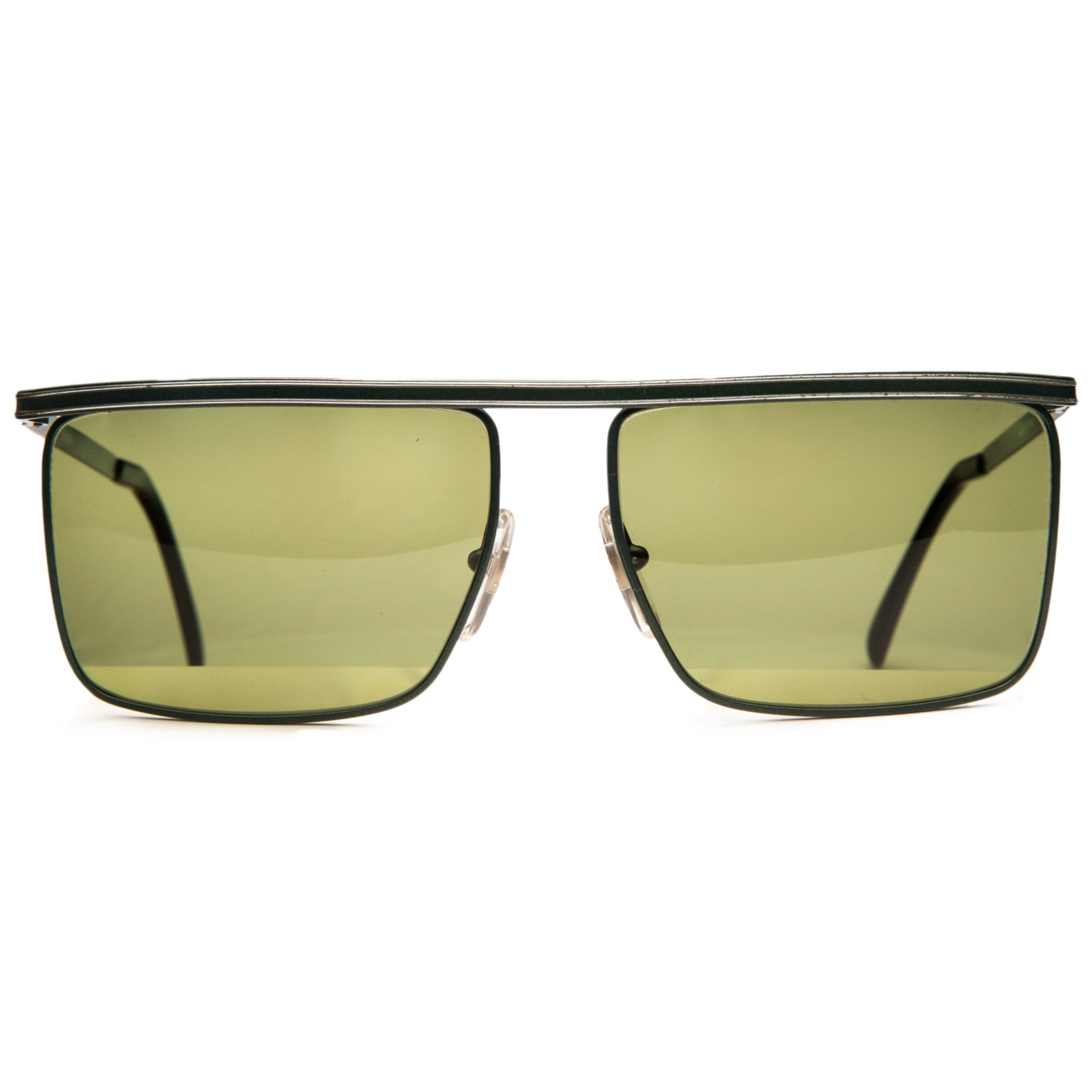 Vintage Missoni Navigator 4035549 sunglasses for gentlemen in green frame and lenses with 100% UV protection, in superb condition, never worn or sold, authentic and original