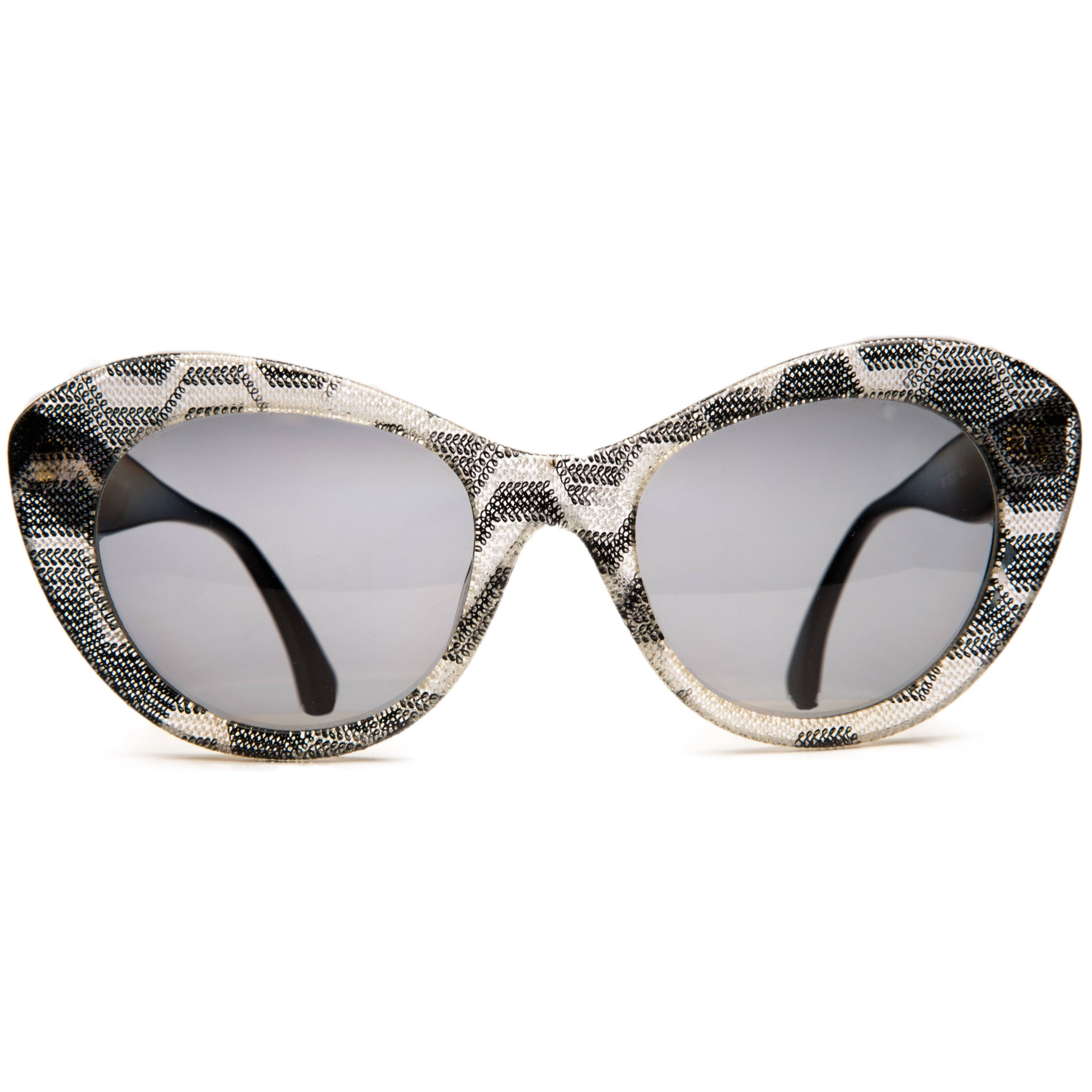 Black and gold Missoni Cat Eye 192 sunglasses with bold, angular frames