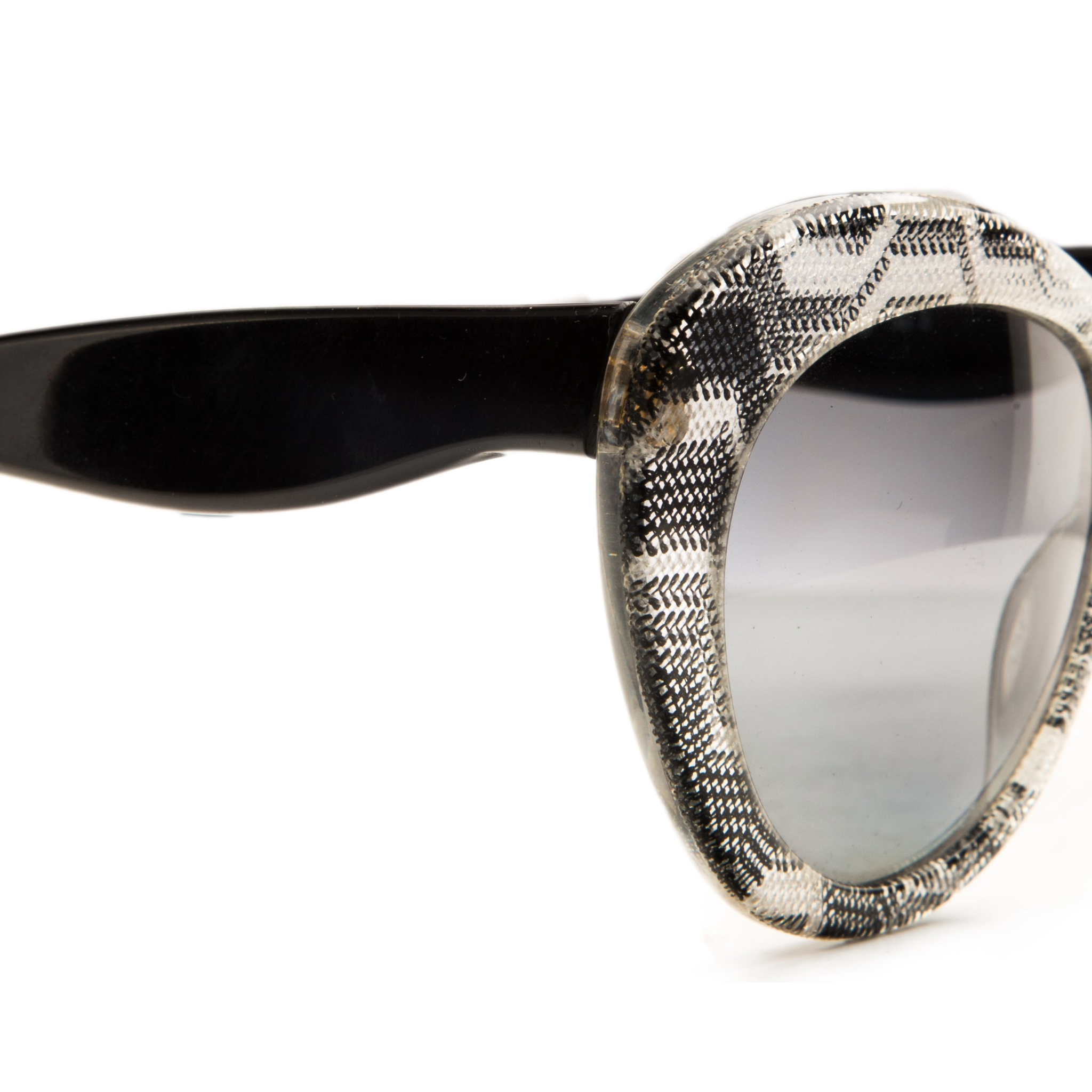 Missoni Cat Eye 192 sunglasses in black with gold detailing