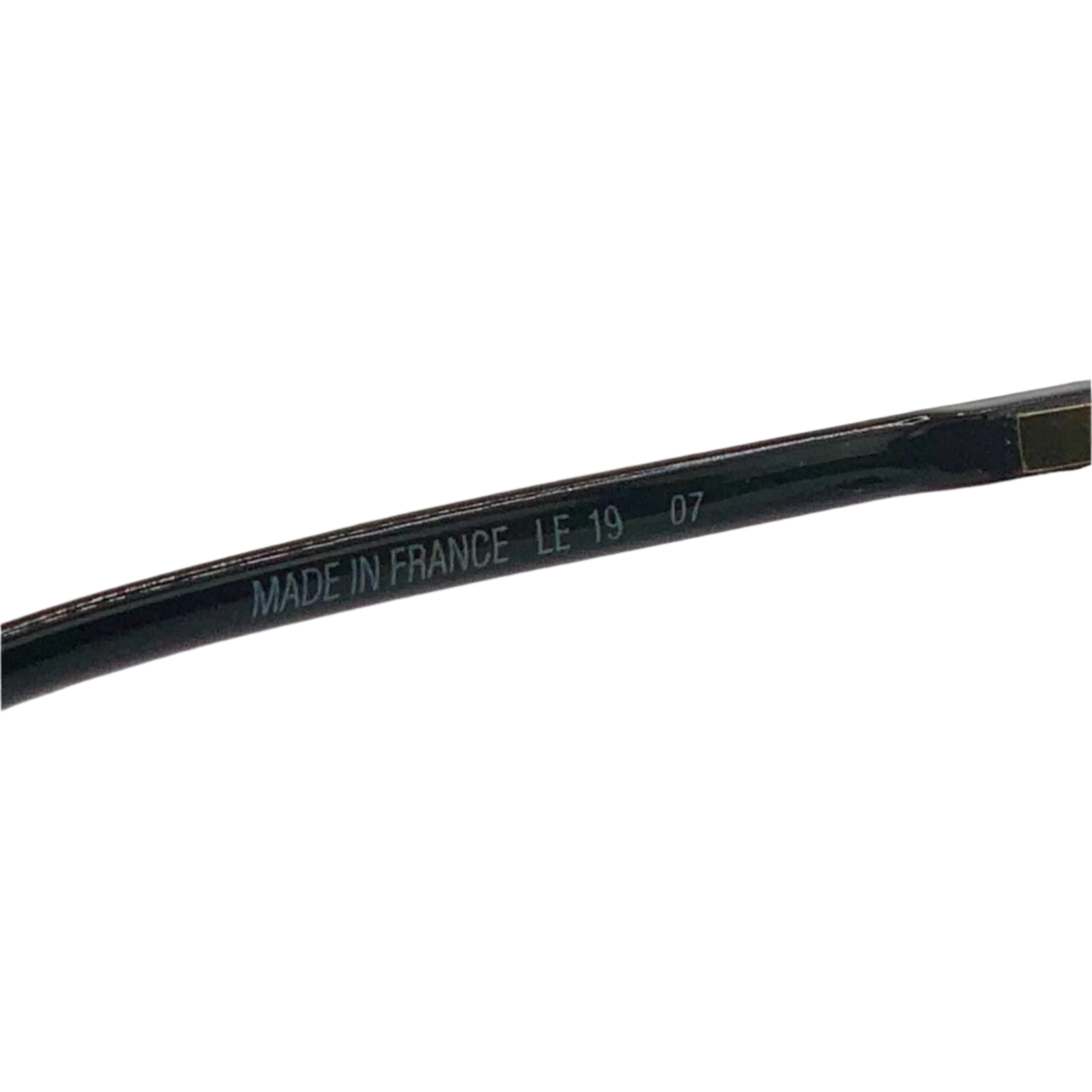 LEONARD SQUARE LE19 07 modern and sleek square-shaped black sunglasses with UV protection