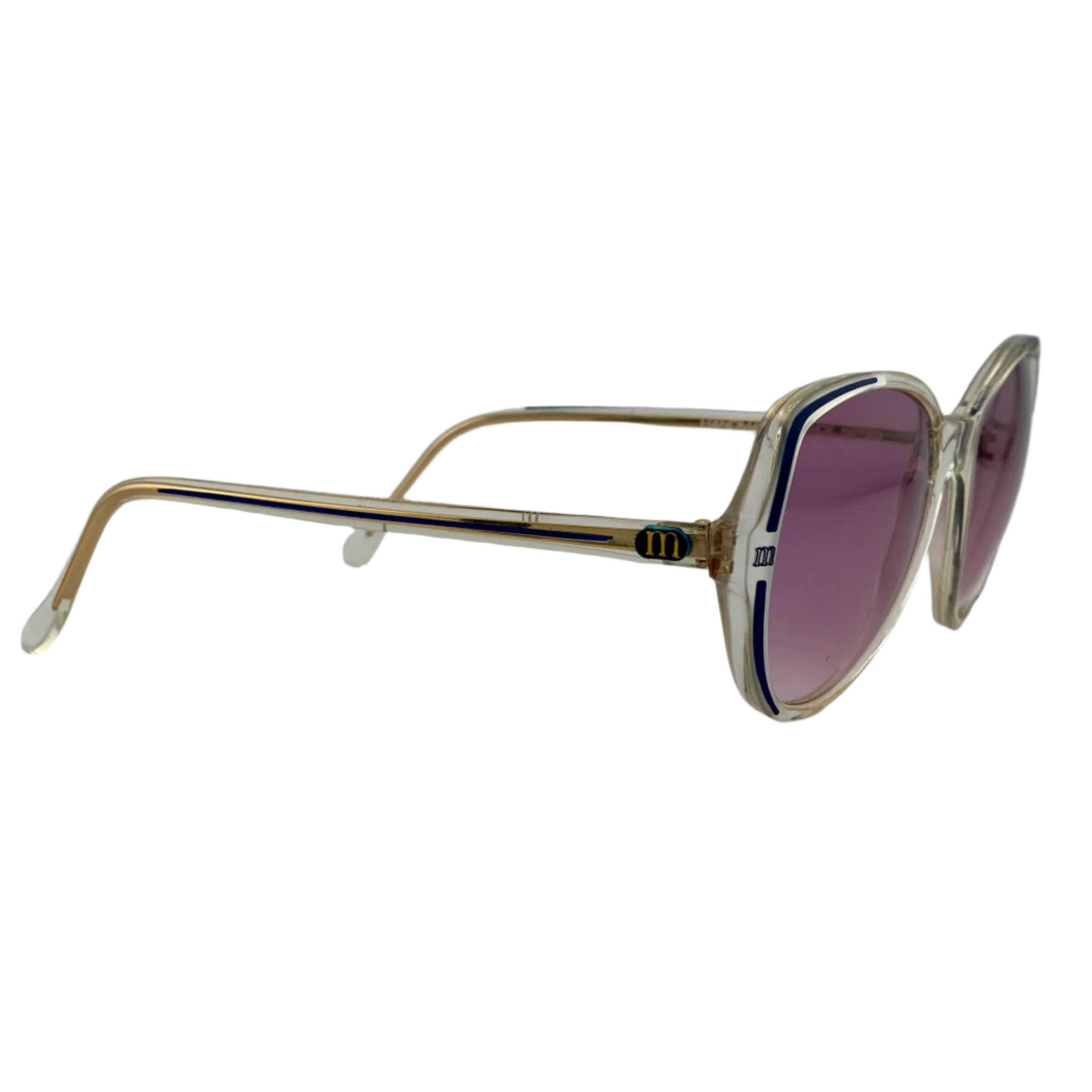 MANNEQUIN OVAL 7002: A realistic female mannequin with oval face shape and elegant features for fashion display